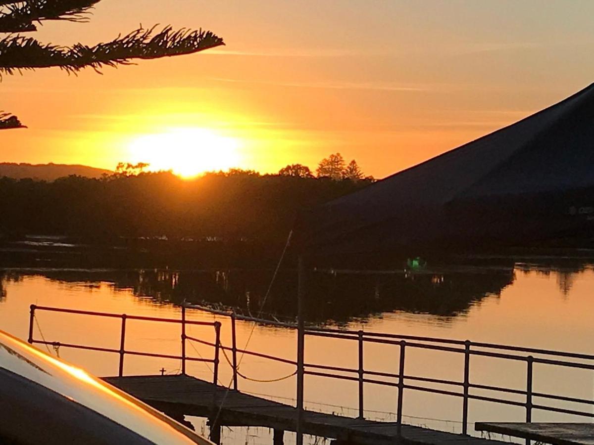 Black Swan Waterfront Motel (Adults Only) Swansea Dış mekan fotoğraf