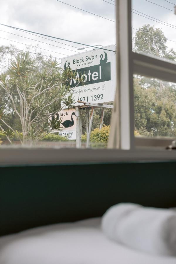 Black Swan Waterfront Motel (Adults Only) Swansea Dış mekan fotoğraf