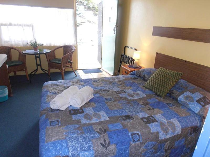 Black Swan Waterfront Motel (Adults Only) Swansea Dış mekan fotoğraf